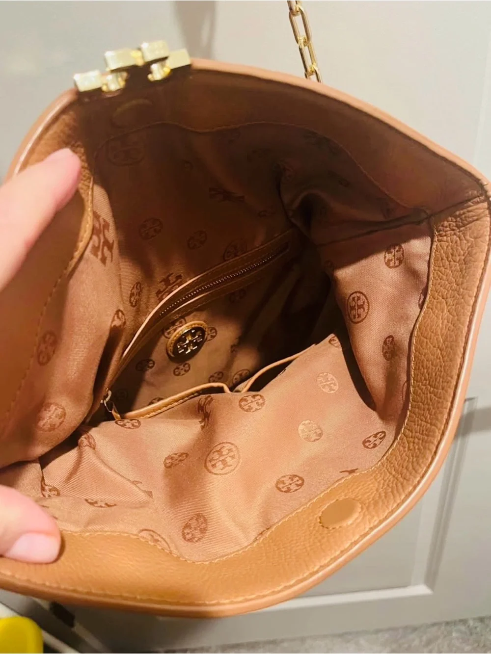 Tory Burch Caramel Leather Shoulder Bag with Gold Chain